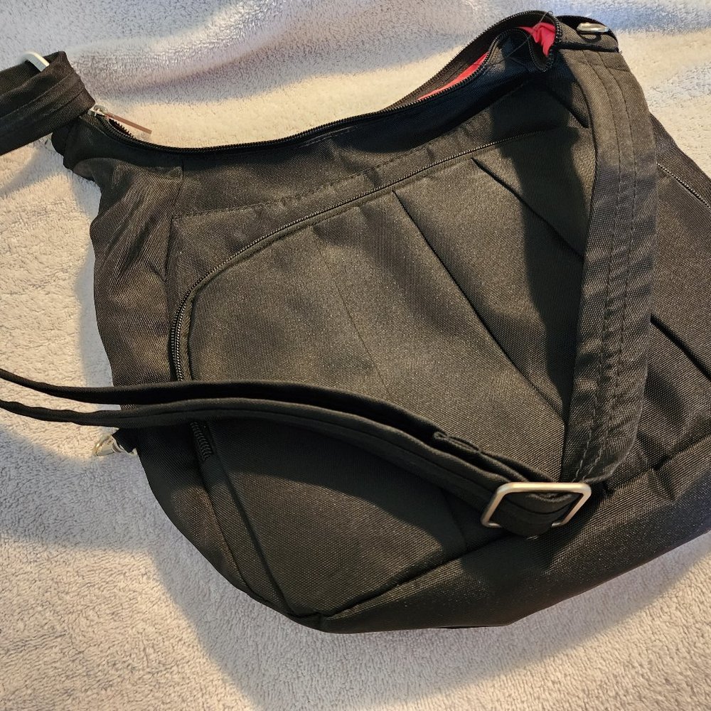 Travelon Black Purse